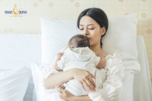Đi lại nhẹ nhàng hậu sản hỗ trợ lưu thông khí huyết và đẩy nhanh tốc độ phục hồi