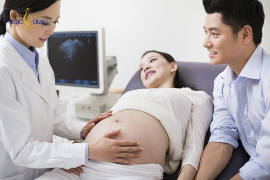 Cách rặn để hỗ trợ hạn chế rạch tầng sinh môn khi sinh thường 9 Lắng nghe chỉ dẫn của bác sĩ sản khoa giúp ca sinh nở diễn ra an toàn và nhịp nhàng