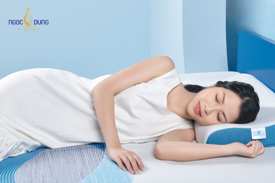 Mô hạt tầng sinh môn là gì? Nguyên nhân và cách xử lý 13 Nằm nghiêng kê gối mỏng và đi lại chậm rãi giúp hạn chế áp lực lên vùng chậu