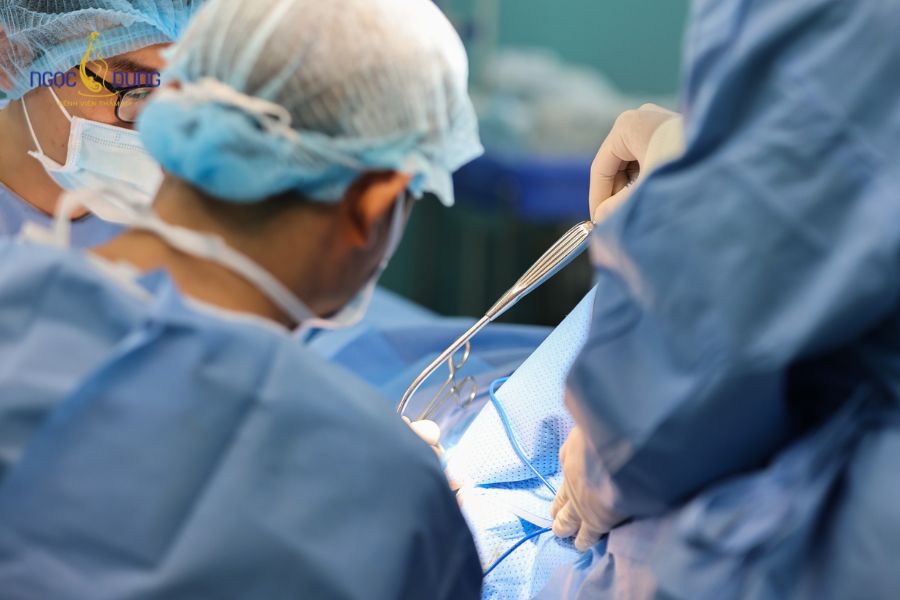 Có nên hút mỡ bụng sau sinh không? Giải đáp chi tiết 16 Quy trình các bước hút mỡ bụng chuẩn Y khoa khép kín tại Bệnh viện Thẩm mỹ Ngọc Dung