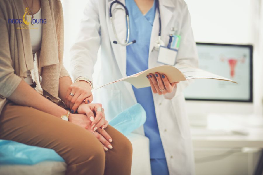 Vết khâu tầng sinh môn bị sưng mủ: Triệu chứng và xử lý 12 Xác định nguyên nhân gây mưng mủ giúp sản phụ điều chỉnh thói quen chăm sóc hậu sản hiệu quả